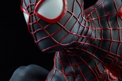 marvel-spider-man-miles-morales-premium-format-figure-sideshow-300554-13