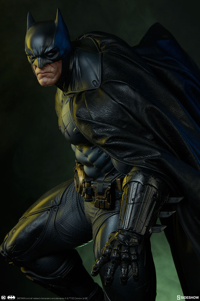 dc-comics-batman-premium-format-figure-sideshow-300542-02