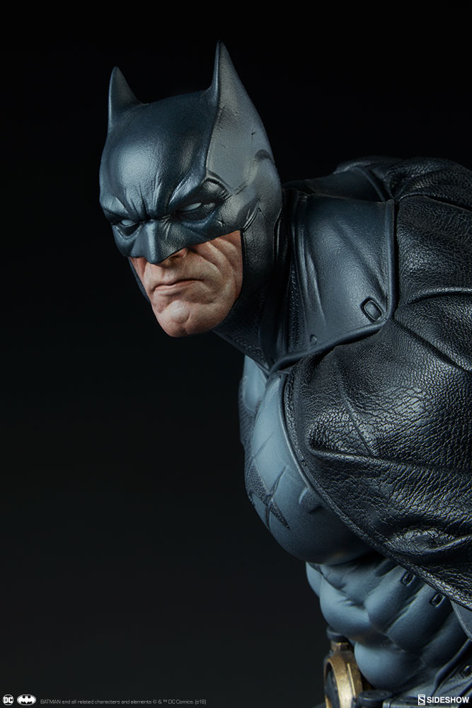 dc-comics-batman-premium-format-figure-sideshow-300542-11