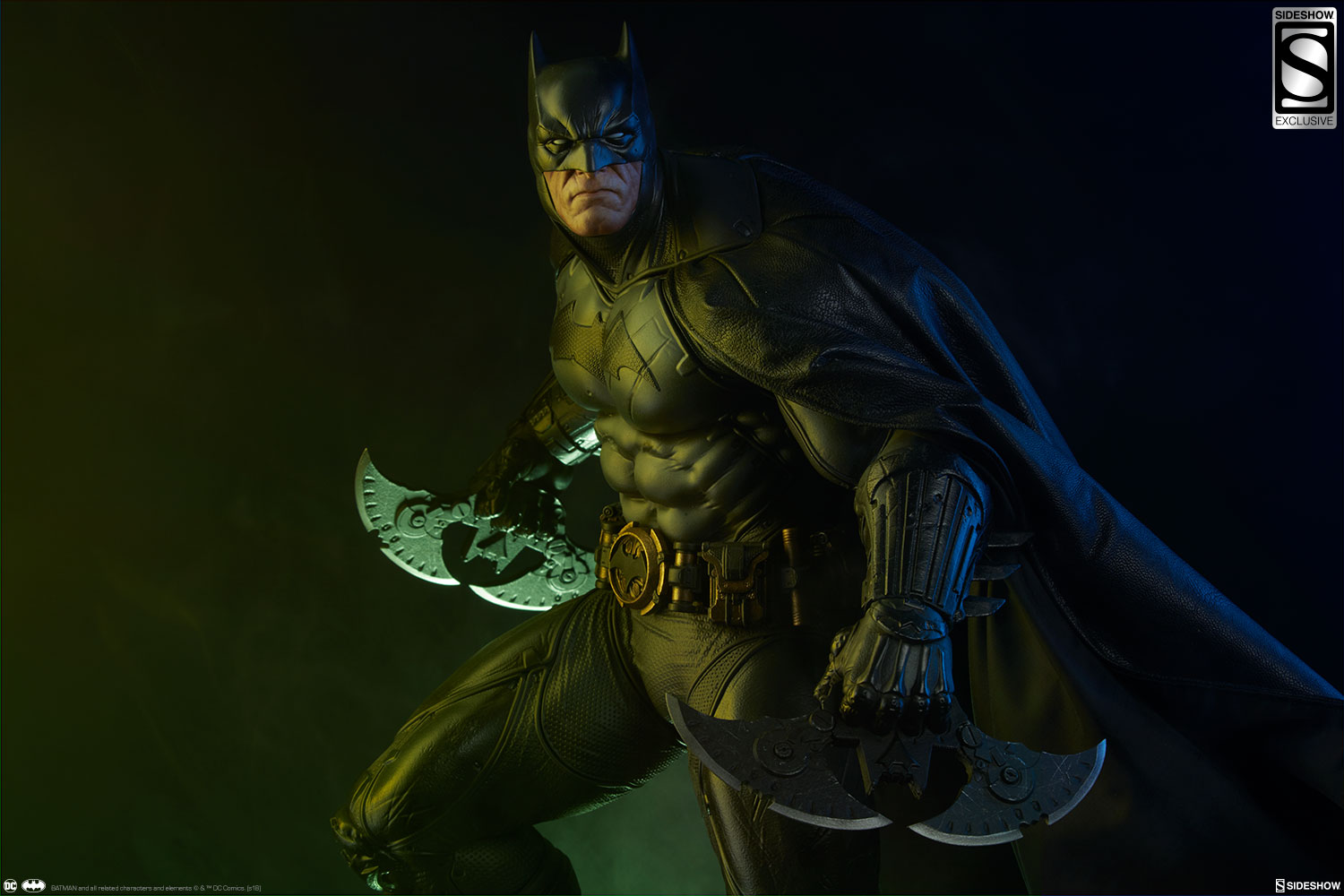 dc-comics-batman-premium-format-figure-sideshow-3005421-03