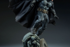 dc-comics-batman-premium-format-figure-sideshow-300542-09