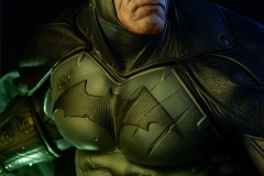 dc-comics-batman-premium-format-figure-sideshow-300542-26