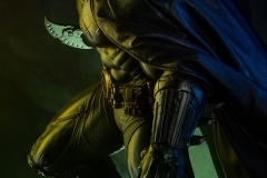 dc-comics-batman-premium-format-figure-sideshow-3005421-04