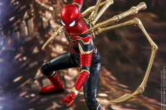 marvel-avengers-infinity-war-iron-spider-sixth-scale-hot-toys-903471-01
