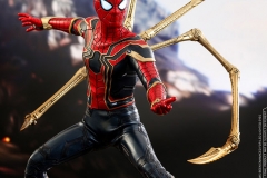 marvel-avengers-infinity-war-iron-spider-sixth-scale-hot-toys-903471-03