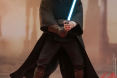 star-wars-luke-skywalker-crait-sixth-scale-figure-hot-toys-903743-02