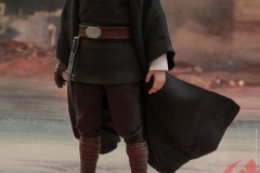 star-wars-luke-skywalker-crait-sixth-scale-figure-hot-toys-903743-04