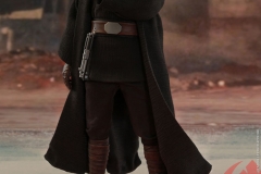 star-wars-luke-skywalker-crait-sixth-scale-figure-hot-toys-903743-05