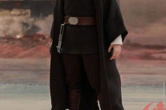 star-wars-luke-skywalker-crait-sixth-scale-figure-hot-toys-903743-07