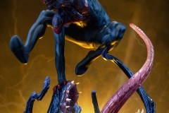 marvel-spider-man-miles-morales-premium-format-figure-sideshow-300554-02