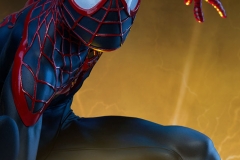 marvel-spider-man-miles-morales-premium-format-figure-sideshow-300554-04