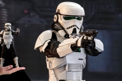 star-wars-solo-patrol-trooper-sixth-scale-figure-hot-toys-feature-903646