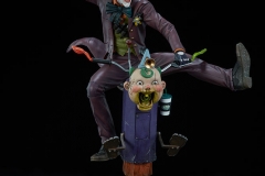 dc-comics-the-joker-premium-format-figure-sideshow-300473-06