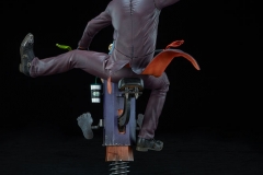 dc-comics-the-joker-premium-format-figure-sideshow-300473-09
