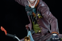 dc-comics-the-joker-premium-format-figure-sideshow-300473-13